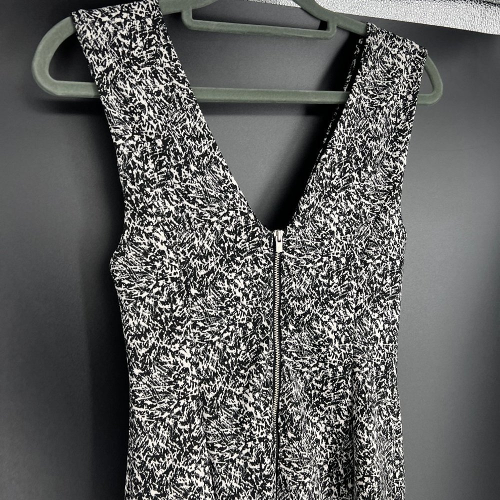 Express Pattern Dress - Picture 5 of 8